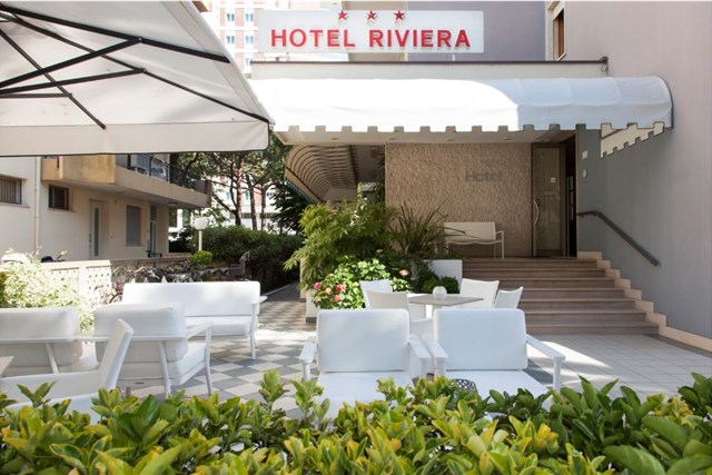 Hotel RIVIERA - vstup do hotelu