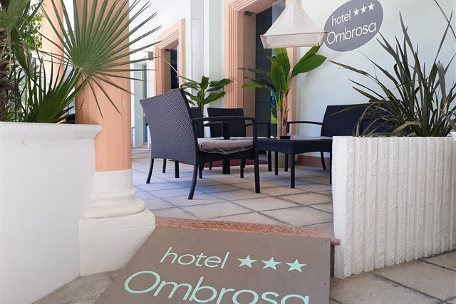 Hotel OMBROSA - 