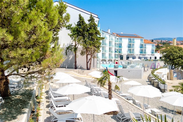 AMINESS LIŠANJ FAMILY HOTEL - 