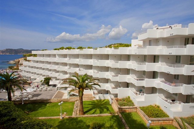 FERGUS STYLE CALA BLANCA SUITES - hotel