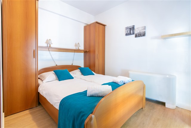 Bed&Breakfast hotel PALAC - Chorvatsko, Baška Voda, Aparthotel Palac, pokoj typu 2+1 FAMILY